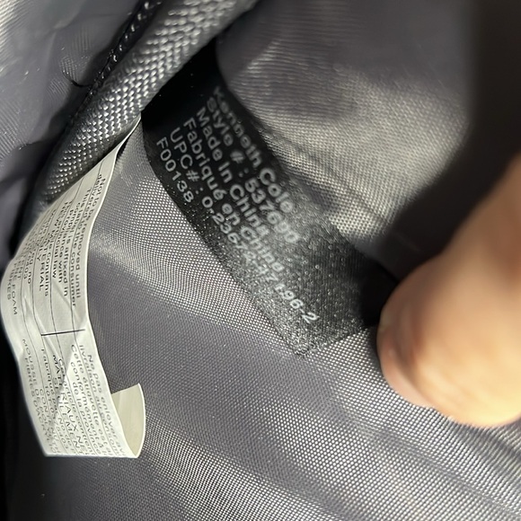 Kenneth Cole Reaction R Tech IPAD Tablet Case 9"H x 12"W x 2"D Black - Picture 5 of 11